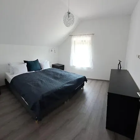 R&r Vendeghaz Semesterbostad