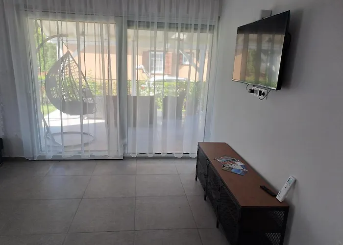 Nyaraló R&r *